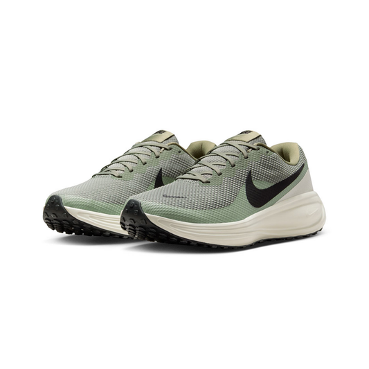 NIKE REVOLUTION 8