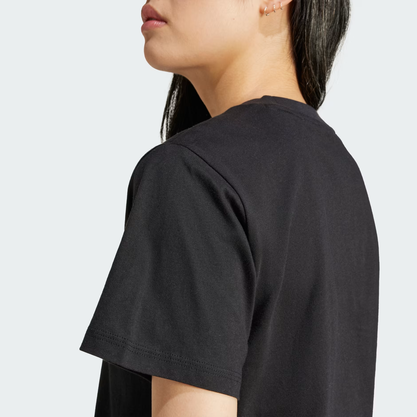 SUETER ESSENTIALS LOGO PEQUEÑO ALGODÓN