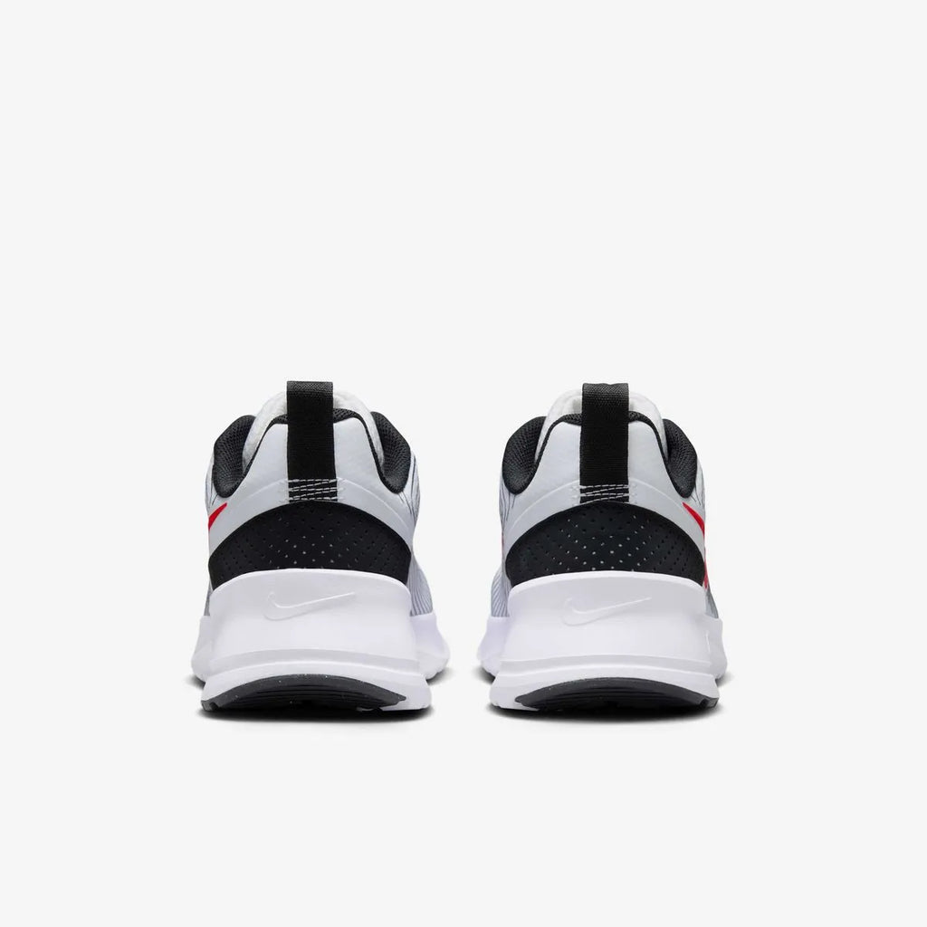 NIKE AIR MAX NUAXIS