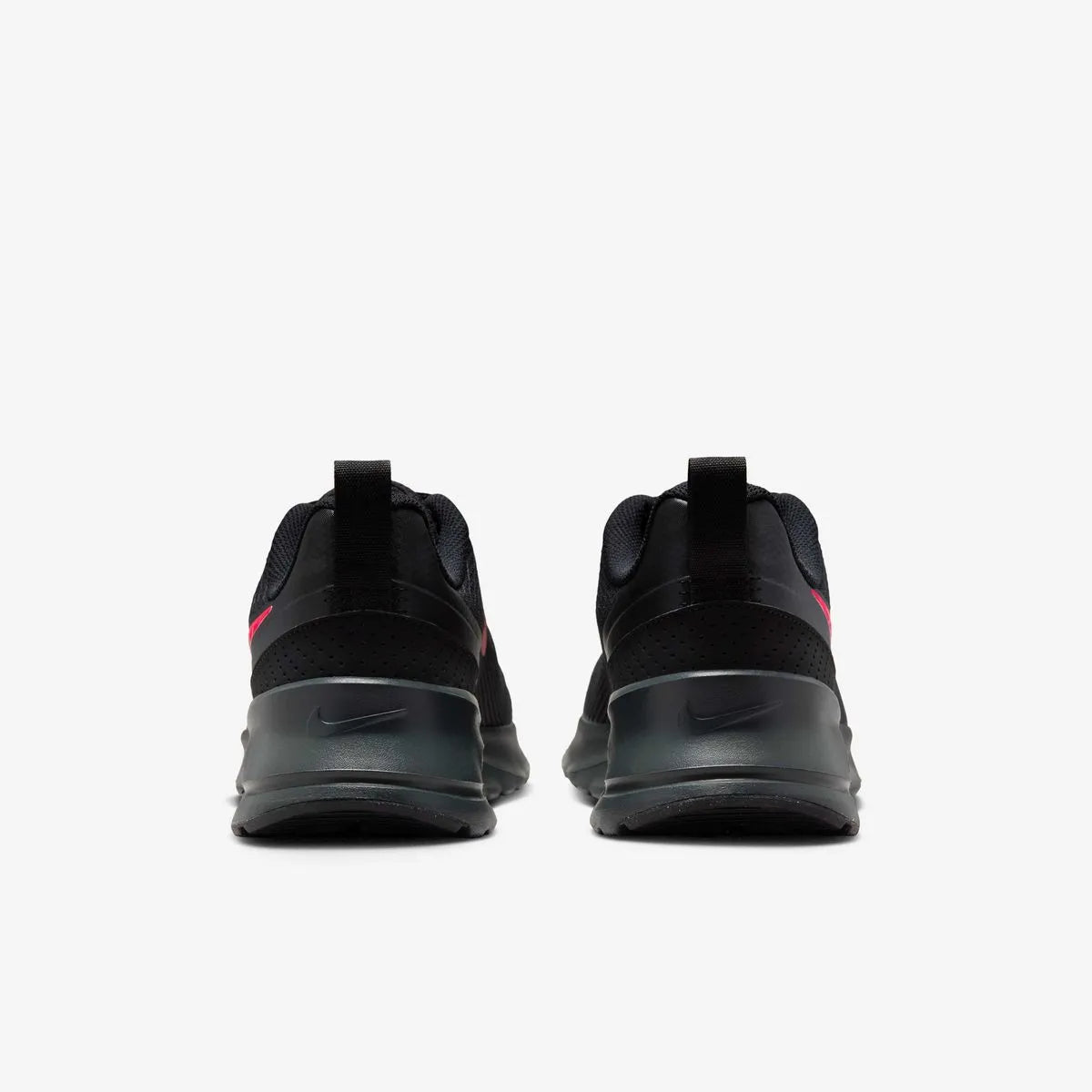 NIKE AIR MAX NUAXIS