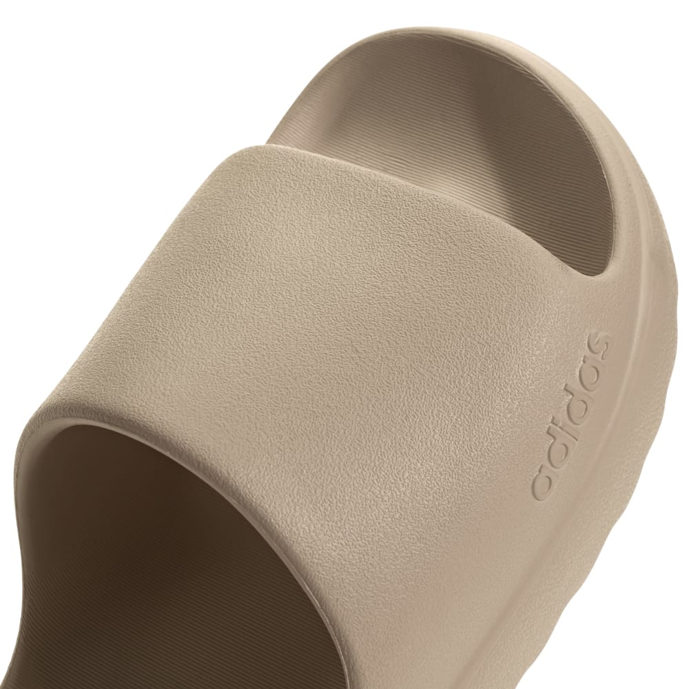 ADILETTE LUMIA