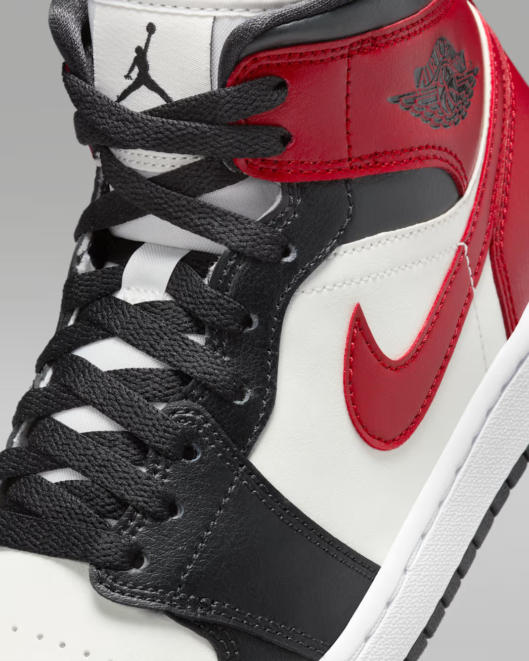 AIR JORDAN 1 MID