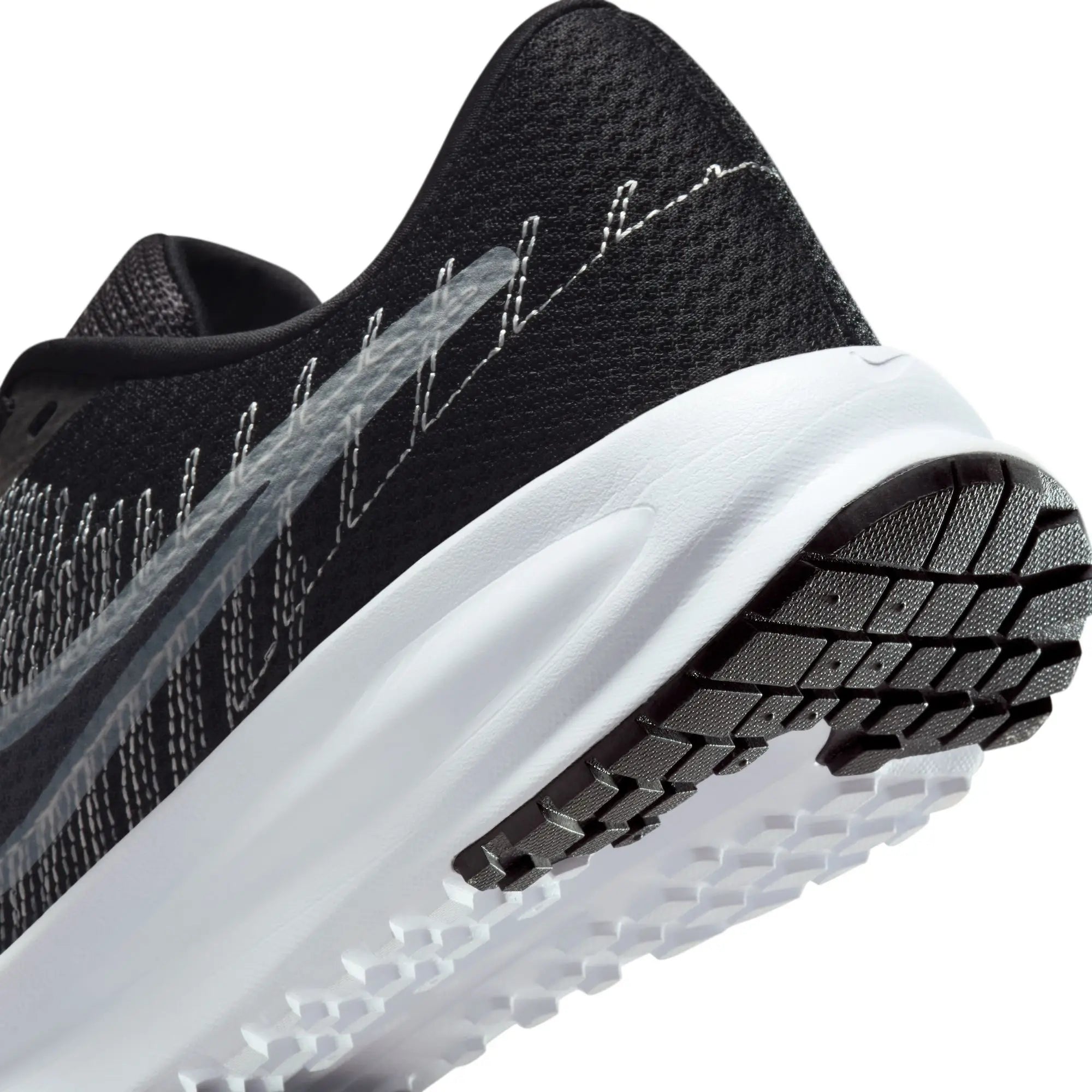 W NIKE RUN DEFY