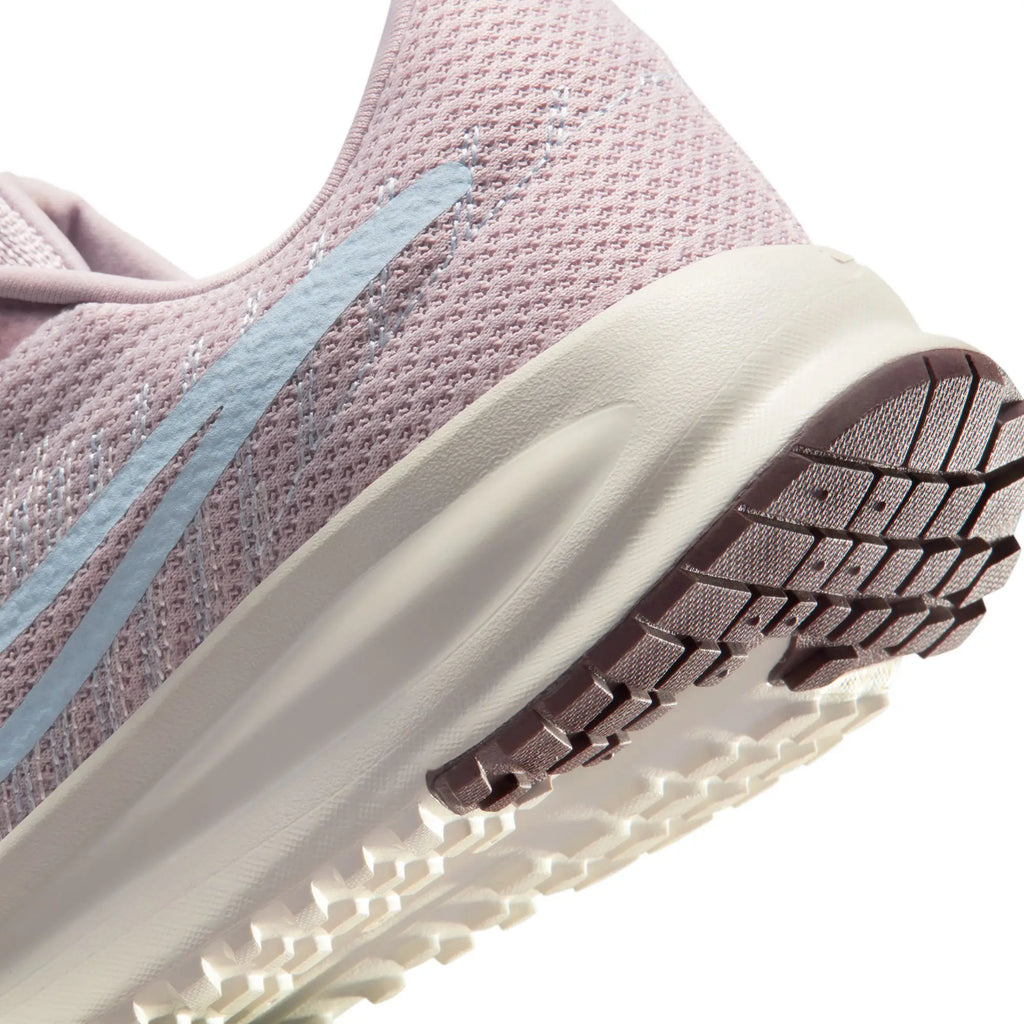 W NIKE RUN DEFY
