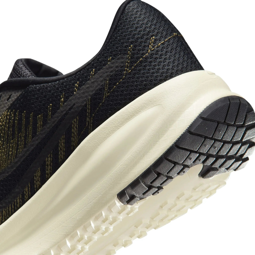 NIKE RUN DEFY