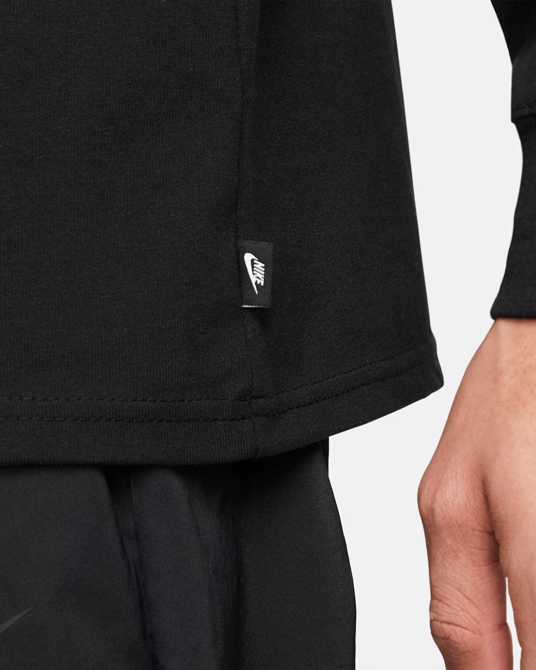 Nike Sportswear Premium Essentials Sueter de manga larga para hombre