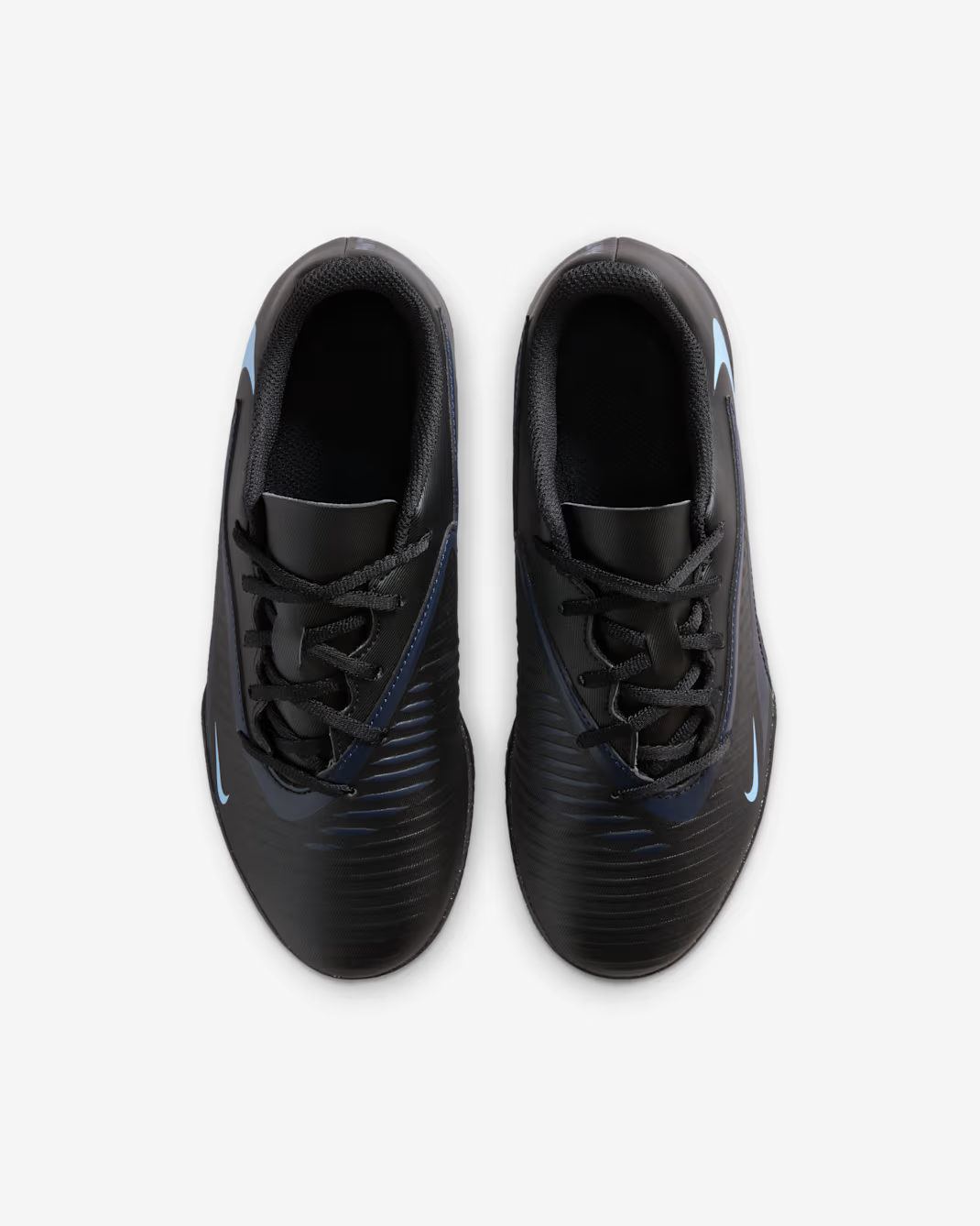 Nike Jr. Phantom 6 Low Club Tacos de fútbol para cancha cubierta para niños grandes