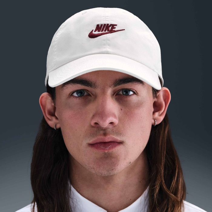 Nike Club desestrururada Futura Wash Cap