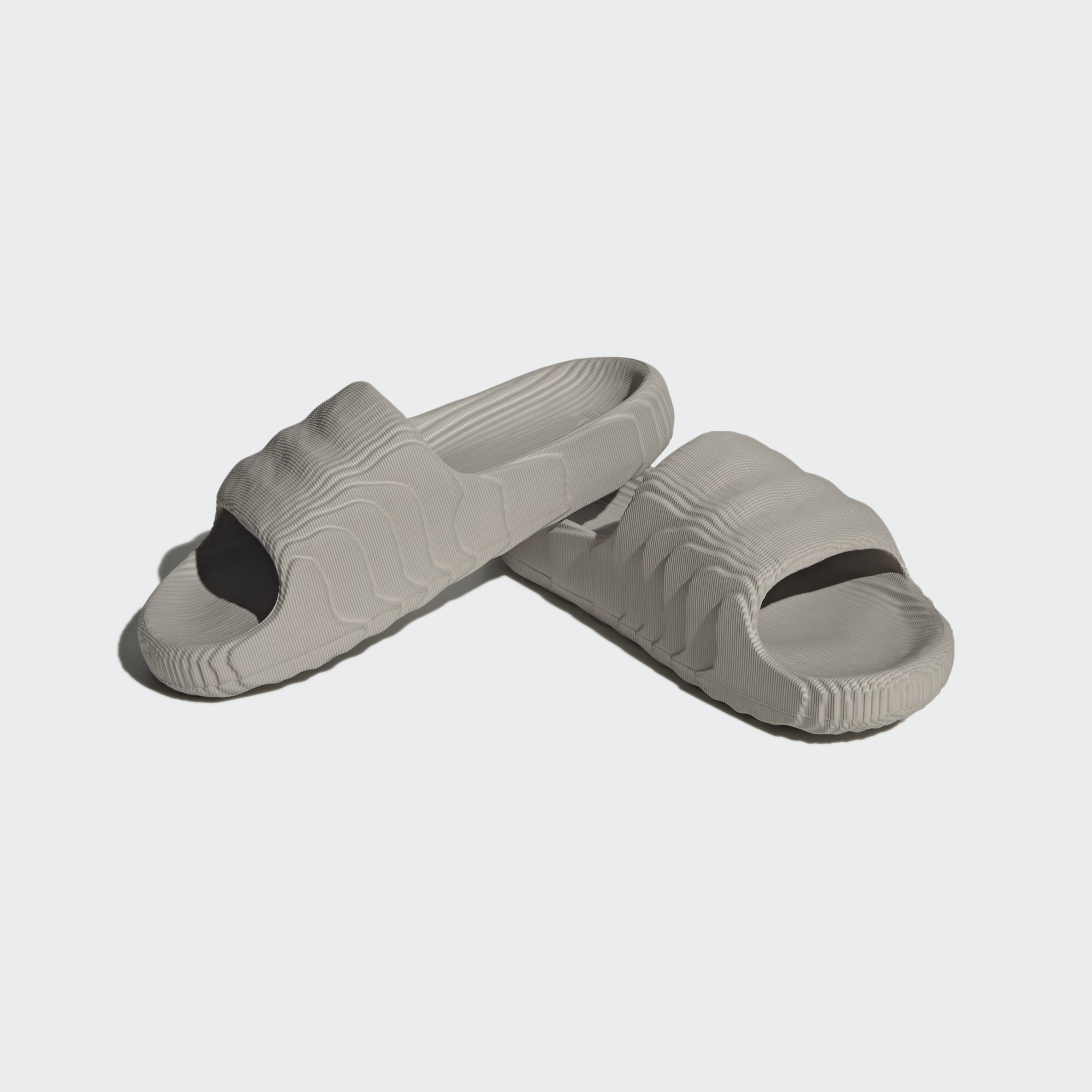 ADILETTE 22